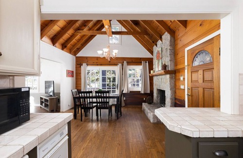 Twin Peaks House | Gingerbread Gardens - Relax|Inspire|Create|Privacy