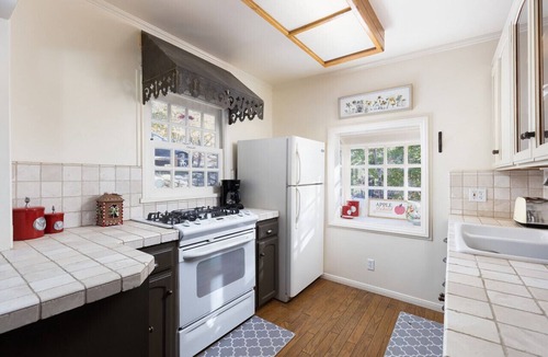 Twin Peaks House | Gingerbread Gardens - Relax|Inspire|Create|Privacy