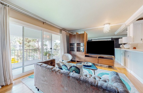 Santa Ana Heights Condo | Glamorous, dog-friendly condo with pool, hot tub & W/D - snowbird-friendly