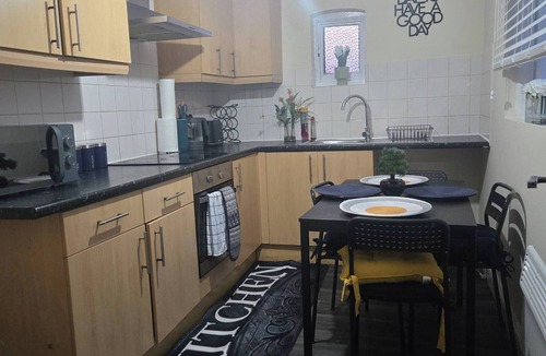 Wolverhampton Apartment | Glams 2beds luxury stylish apartment
