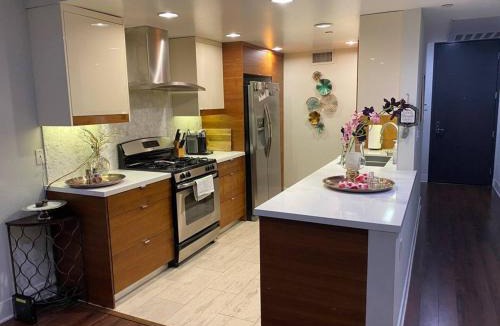 Downtown House | Glendale Americana 2 Bedroom 2 Bathroom Condo
