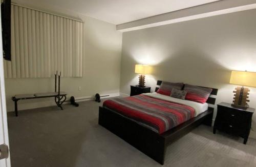 Downtown House | Glendale Americana 2 Bedroom 2 Bathroom Condo