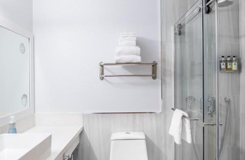 Somerset Hotel | Glendale Hotel