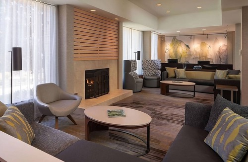 Pleasant Hill Hotel | Gloucester Berkeley Rose Garden! 3 Family-friendly Suites w/Starbucks & Parking