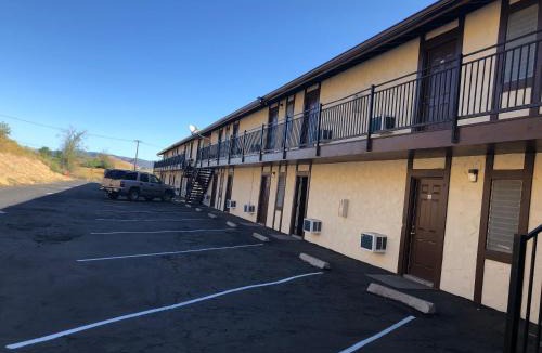 Tehachapi Hotel | Golden Hills Motel