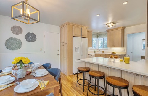 Goleta House | Goleta Getaway by AvantStay | Private Backyard, 1.5mi to the Beach!