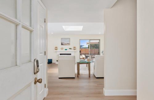 Olde Carlsbad House | Golf - Beach - Legoland - Shopping - Dining