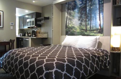 Lakeside Park Cabin | Gondola Lodge & Tahoe Beach Club