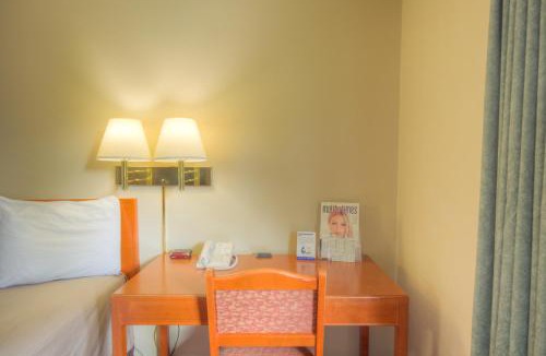 Agoura Hills Hotel | Good Nite Inn Calabasas