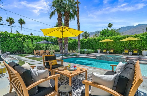 Warm Sands House | Good Vibes Only – Historic Spanish Hacienda with Pool, Spa, Fire Pit & Mountain Views
