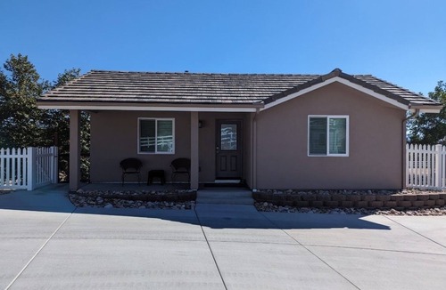 Alpine House | GORGEOUS 1 BED GUEST HOME