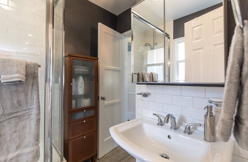 Riverside Rancho House | Gorgeous 2/1 Single Family Home in LA