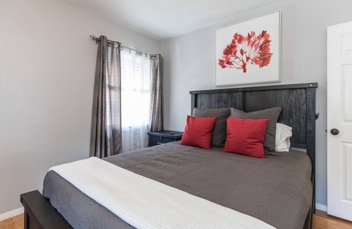 Riverside Rancho House | Gorgeous 2/1 Single Family Home in LA