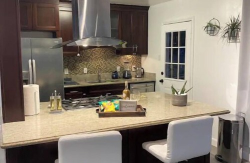 South Gate House | Gorgeous 2 bedroom 2 bath Near SoFI