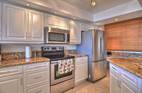 San Clemente Condo | Gorgeous 2+Den! At the Pier/Beach! Panoramic Views!