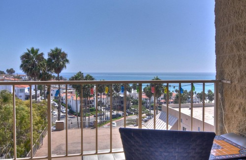 San Clemente Condo | Gorgeous 2+Den! At the Pier/Beach! Panoramic Views!