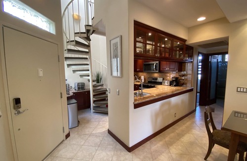 Huntington Beach Condo | Gorgeous 5 Star Spacious Elegant
