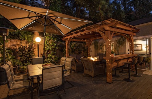 Santa Monica Canyon Apartment | Gorgeous Beach Canyon Guesthouse Steps to Santa Monica Beach
