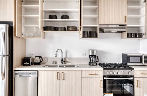 Palms Apartment | Gorgeous Culver City 1BR w/Roof Lounge & Gym, nr 405, by Blueground