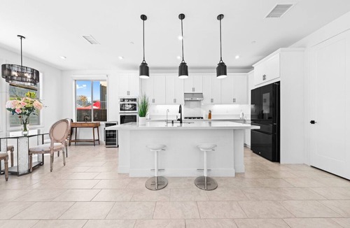 San Juan Capistrano House | Gorgeous estate with AC in Mission Viejo - 5 bedrooms available