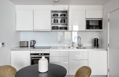 Fitzrovia Apartment | Gorgeous Fitzrovia 1BR w/Terrace, nr Supermarket, by Blueground