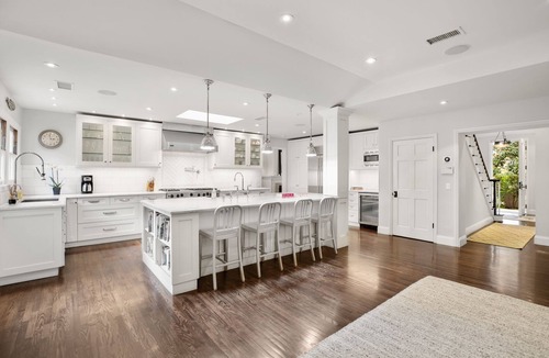 Toluca Lake House | Gorgeous Gated Home with pool in exclusive neighborhood