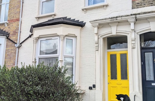Stoke Newington House | Gorgeous great 5 bed 2 bath family home with garden in trendy area