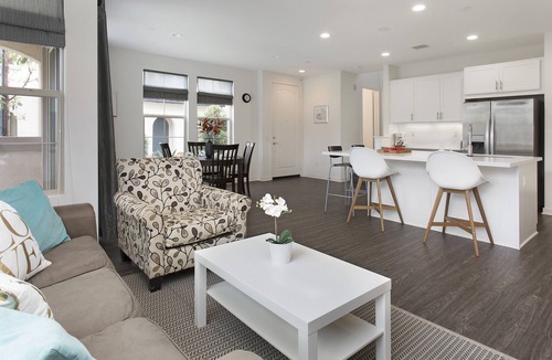 Lake Forest House | Gorgeous House With Beautiful View|Spectrum Center #7137
