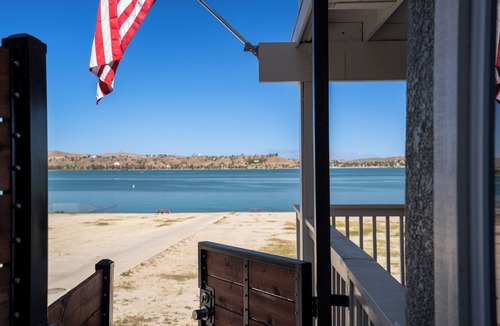 Lake Elsinore House | Gorgeous Lake Front Home w/Boat access Unit 1