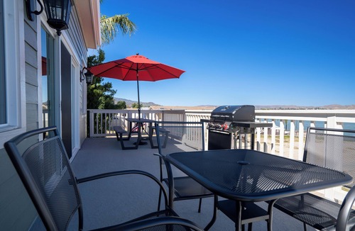 Lake Elsinore House | Gorgeous Lake Front Home w/Boat access Unit 2