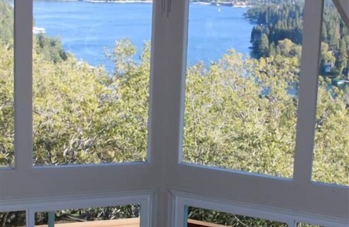 Lake Arrowhead Cabin | Gorgeous lake views, 5 Bed & 5 Bath + Loft, Game Room