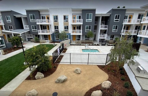 College Park Apartment | Gorgeous Luxury Apartment 5 minute drive to the Beach