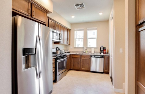 Milpitas House | Gorgeous Milpitas 1BR w/A/C, nr Movies, Mall & Dining, by Blueground