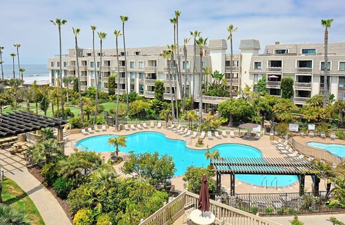 Townsite Condo | Gorgeous Remodel! Ocean Views from Single-level 2 BR Cottage. 1040 Sq Ft