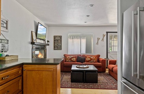 Moonridge Cabin | Gorgeous retreat located in the exclusive Moonridge area
