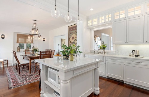 Upper East House | Gorgeous Upper Eastside Home - City & Ocean Views!