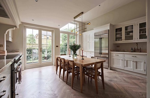 Norland Apartment | Grand 6 bed Home in Holland Park With Garden