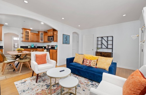 Mid Central House | ★GRATYFYING ABODE 3B2B WITH QUEEN BEDS★