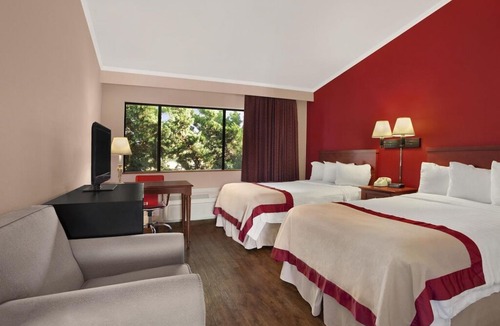 Torrance Hotel | Great Find! Awesome Unit for Families! Near Attractions, Pool, Parking