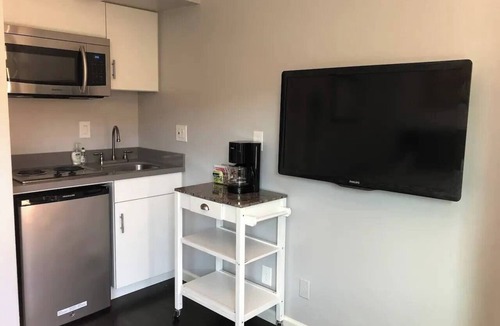 North Central Apartment | Great For Long Stays Central Location in San Mateo