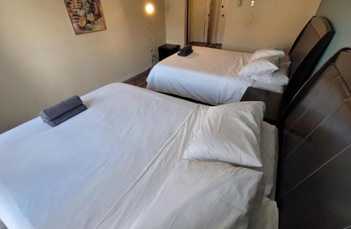 Beverly Hills Apartment | Great Location Double Queen Bed Unit