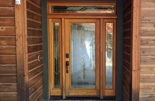 Avery Cabin | Great multi level home - Central heat & A/C, wi-fi, pool table, pets OK