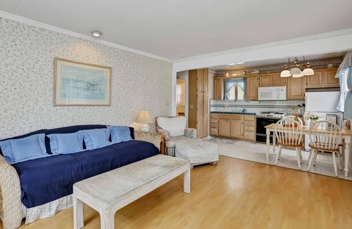 Balboa Island Cottage | Great Value! Classic Cottage on Balboa Island, Walk to Beach/Marine Ave, Corner Lot, Spacious Patio