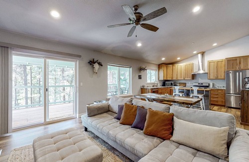 Burnt Ranch Cabin | Green Cabin at Trinity Village