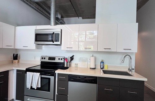 East Village Apartment | Griffis East Village: Comfortable 1-Bedroom Stay in Vibrant Downtown