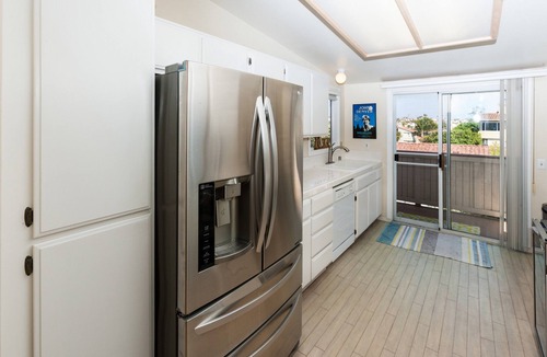 Monarch Beach Condo | Groovy Beach Vibe! Fireplace! Walk to Beach! A/C - STR16-0468