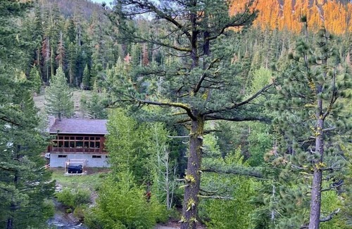 Alpine Meadows Ski Chalet | Groups! Peep Our Groovy Green Creekside Chalet w/ Parking for 8 Cars! Wow!