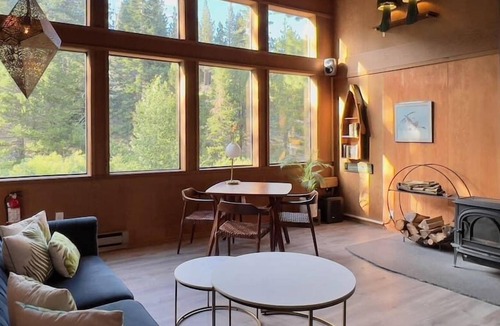 Alpine Meadows Ski Chalet | Groups! Peep Our Groovy Green Creekside Chalet w/ Parking for 8 Cars! Wow!