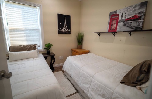 Rancho Cucamonga Bed & Breakfast | Guest House AC & WiFi. Pool & Spa.