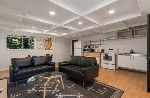 Chico House | Guest House, Accessible to Downtown, & Fast WiFi!